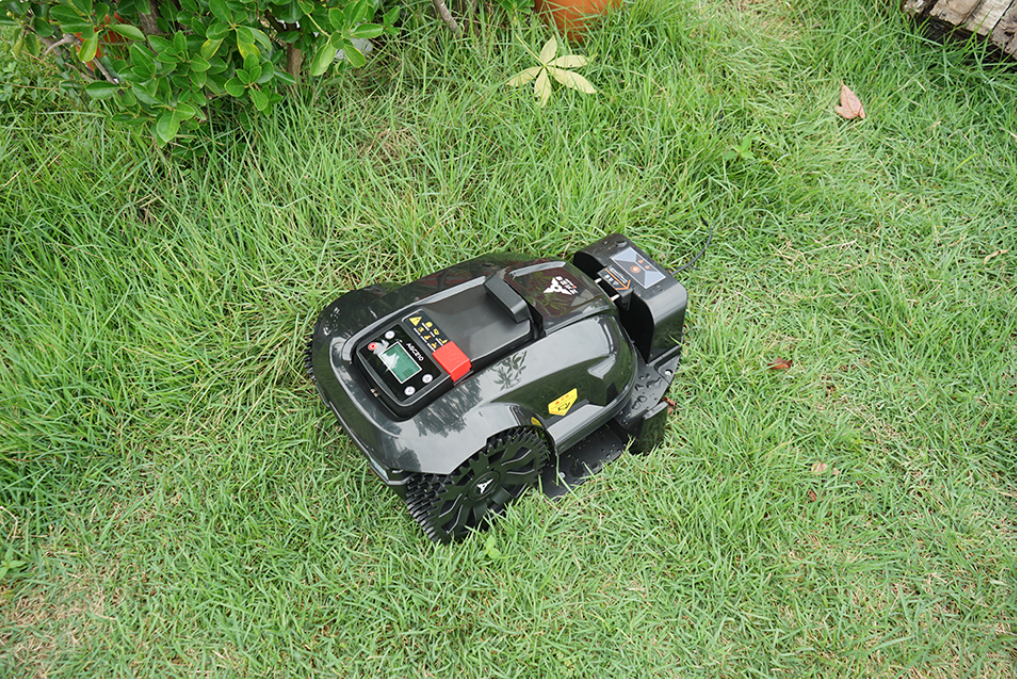 PLOW　プラウ　ロボット芝刈機　AGC210　NINJA