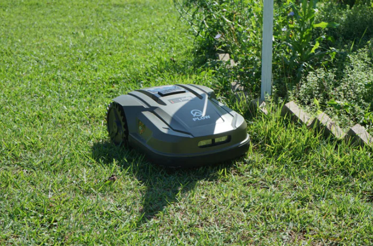 PLOW　プラウ　ロボット芝刈機　AGC180
